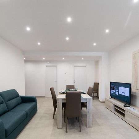 Plume Apartment By Wonderful Italy Bari Kültér fotó